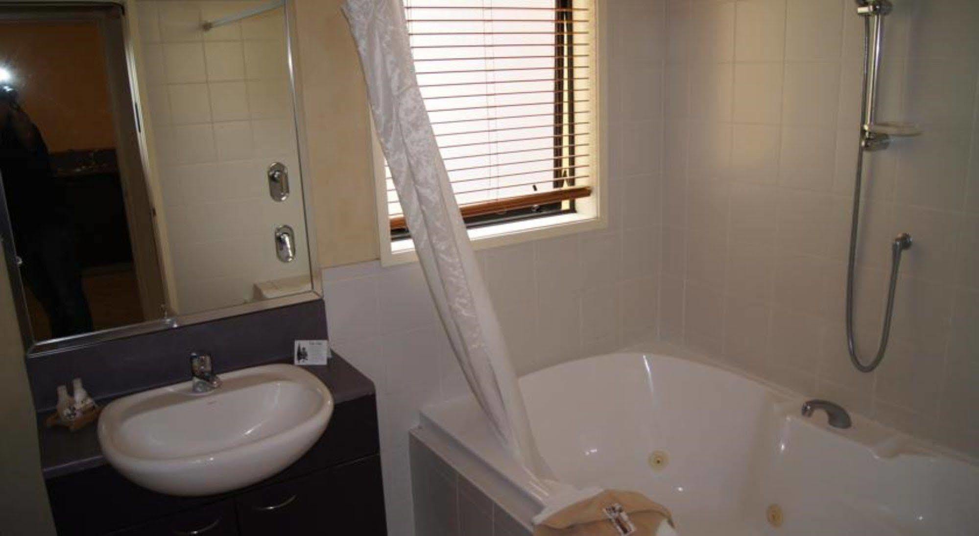 Victoria Court Motor - Free Parkig Motel Wellington
